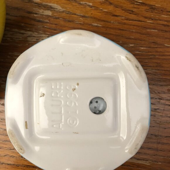 Yellow Rubber Duck Allure 1999 Soap Dispenser - Picture 5 of 5